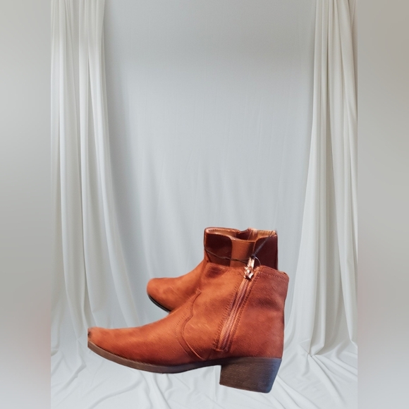 🎈Women's Ankle Booties NWT🎈 - Picture 3 of 3